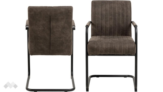 тъмно кафяв